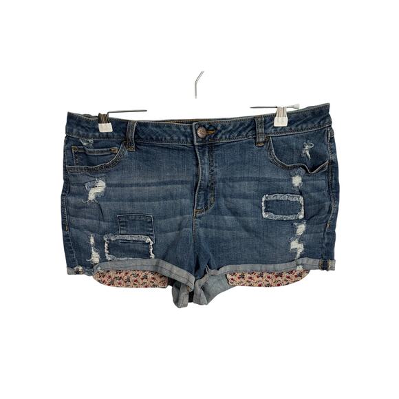Lauren Conrad Women's 16 Peeking Pocket Denim Shorts Distressed Patches Raw Hem - Picture 1 of 9